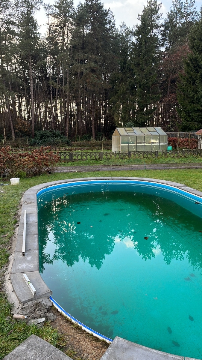 Klinkerwerken - Boordstenen rondom zwembad